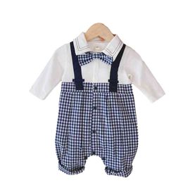 Jesień baby boy pasek fałszywy dwuczęściowy kratę z długimi rękawami pełzające ubrania baby boy ubrania 210515