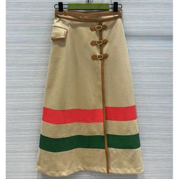 -Autumn Womens Rock stilvolles lässiges Kleid mit beschrifteten Streifen Elegante Gürteldekoration Straßenbekleidung und Pendlerstil