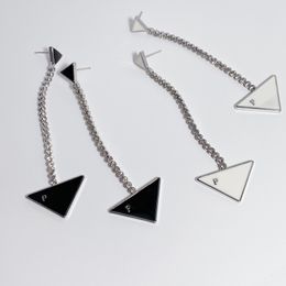 Brinco feminino com letras triangulares brincos longos com borla com carimbo acessórios de joias da moda para festa de presente