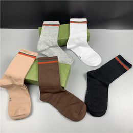 2021 Socks Men Embroidery Cotton wool streetwear Sock For Mens and women design sports hosiery 5 Colour Mixed loading 5pcs one box EDHEH