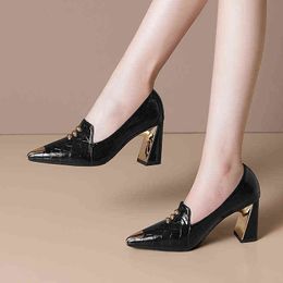 Women Dress Patent Leather High Heels Pointed Toe Pumps Embossing Metal Boat Female Wedding Shoes White Black 8328N 220309