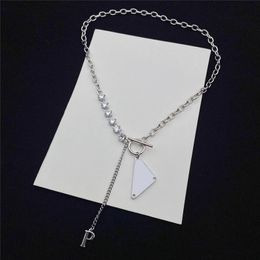 Fashion Enamel Triangle Pendant Necklaces For Women Luxurys Designers Necklaces Womens Crystal Link Chains