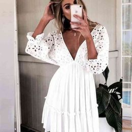 Summer Vintage cotton sexy beach mini ruffled dress Women Lace stitching cutout dress deep V-neck sexy short dresses female 210514