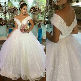 2022 New White Shining Ball Abiti da sposa Africano al largo della spalla Runched Long Train Abiti da sposa Plus Size Vestido De Novia