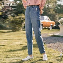 INMAN Autumn Winter Cotton Denim Pant Clothes Graphic Cute Animal Embroidered Washed Lady Vintage Cropped Leg Jeans 210809