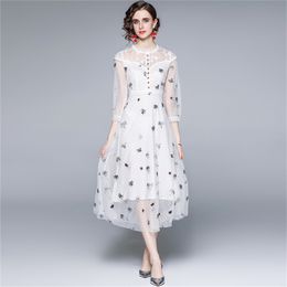 White Sweet Embroidery Mesh Party Dress Vintage Summer Women Lace Patchwork High Waist Casual Slim Dresses Robe 210519