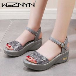Women Summer Sandals Ladies Glitter PU Wedges Shoes Female Casual Slingbacks Comfortable Platform Woman Slippers 2021 Y0721