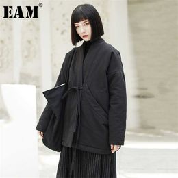 [EAM] Spring V-collar Long Sleeve Black Loose Brief Bandage Cotton-padded Large Size Coat Women Fashion JK133 211018