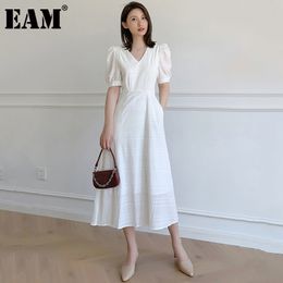 [EAM] Women White Ruffle Slim Elegant Dress V-Neck Short Puff Sleeve Loose Fit Fashion Spring Summer 1DD7321 21512