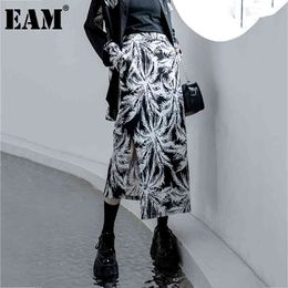 [EAM] High Waist Black Print Slit Irregular Casual Elegant Half-body Skirt Women Fashion Spring Autumn 1DD7538 21512