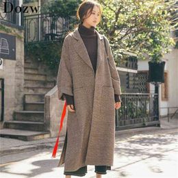 Women Winter Wool Blend Coat Fashion Plaid Loose Batwing Sleeve Long Woolen Trench Warm Outwear Female Jacket 210515