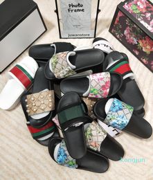 Designer- Sandali da donna Scarpe con fiori corretti stampa serpente Pantofole da uomo con sandali piatti larghi estivi