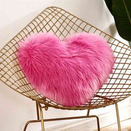 Fur Decoration Pillowcase Throw Sofa Car Cushion Cover Heart-shaped Artificial Wool Fluffy Plush 40x50CM 210423