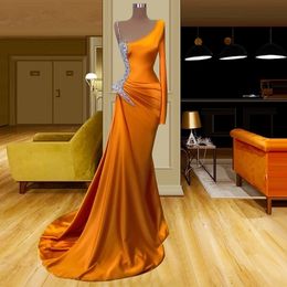 オレンジ色のエレガントなクリスタルマーメイドドレス長いベスティド魅力的なイブニングドレスワンショルダーフォーマルパーティードレス