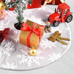 White Snowflake Xmas Tree Skirt Carpet Floor Mat Ornament Merry Christmas Decoration for Home Natal Year Navidad 2022 Decor 211104