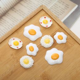 30 pçs / lote branco componentes de resina de ovo frito flatback cabochões alimentar diy scrapbooking dollhouse miniatura