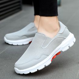 2021 Men Women Running Shoes Black Blue Grey fashion mens Trainers Breathable Sports Sneakers Size 37-45 wc