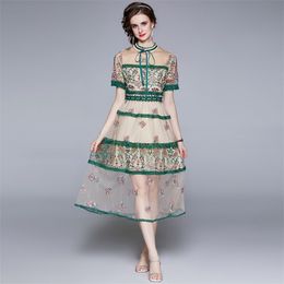 Elegant Fashion Short Sleeve Mesh Dress Summer Sweet Flower Embroidery Stitching Lace High Waist Slim Party 210519
