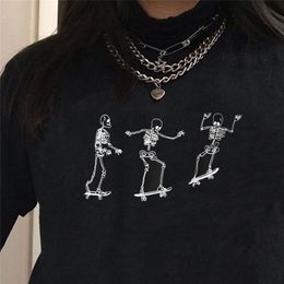 The Three skateboard skeleton Graphic Tee Punk Style Skull Cool Grunge Unisex T-Shirt Hallowmas tee Gift Black Women T-Shirt 210322