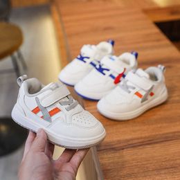 2021 All-match White Streetwear Baby Boy Shoes Fashion Blue Orange Stripes Girls Sneakers Casual Student Flat Heel Shoes E08072 G1025