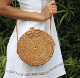 HBP Non-Brand The same Balinese hand woven round shoulder rattan straw bag, bohemian messenger bag sport.0018