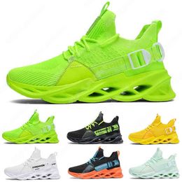 Fashion Fashion top40-44 Womens Breathable Mens Running Shoes B14 Triple Black White Green Shoe Outdoor Men Women Designer Sneakers Sport Trainers