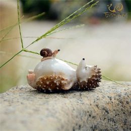 EVERYDAY COLLECTION Lovely Fairy Garden Miniatures Resin Hedgehog Figurine for Adults Child Office Decoration Desk ornament 211108