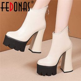 Sexy Fashion Shoes Woman Top Quality Genuine Leather High Heels Boots For Women Back Zipper Night Clun Ankle 210528