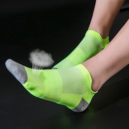 Men Casual Sport Basketball Soccer Socks Breatable Sweat Absorbing Mesh Fitness Sock Wholesale Price 4 Colours