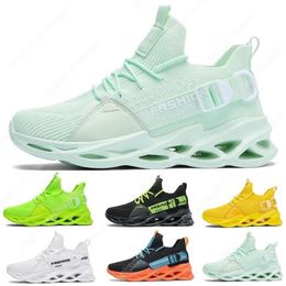 Fashion Breathable Womens Mens top36-44 Fashion Running Shoes T24 Triple Black White Green Shoe Outdoor Men Women Designer Sneakers Sport Trainers