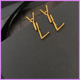 Fashion Designers Earrings For Women Jewellery Gold Letter Hoop Earring Designer Stud Earrings Party Wedding Ear Studs Pendants Nice D2111254F