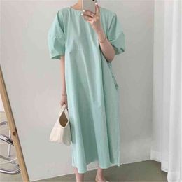 EWQ Women Green Solid Colour Long Pleated Dress Round Neck Short Puff Sleeve Loose Fit Fashion Spring Summer 2F0477 210510