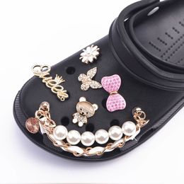 Alloy With Chain Designer Croc Charms JIBZ Shoes Accessories Decoration for Clog Buckle Girl Gift Q0618