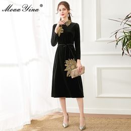 Fashion Designer dress Spring Autumn Women Dress Long sleeve Gold Line Embroidery drilling Black Velvet Dresses 210524