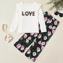 Spring and Autumn Trendy LOVE Flare-sleeve Long-sleeve Tee Floral Allover Print Pants Set Kids Girl Clothes 210528