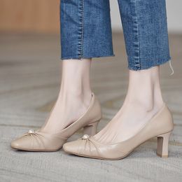 Plus Size 34-43 Women Pumps Pointed Toe Dress Shoes High Heels Boat Shoes Pearls Wedding Shoes Bridal Ol Office Lady Shoe 9111N