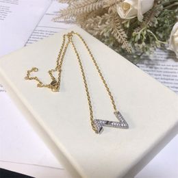 Creative Simple Letter Pendant Necklaces With Box Diamond Elegant Stylish Jewelry Women Men Outdoor Rhinestone Necklace