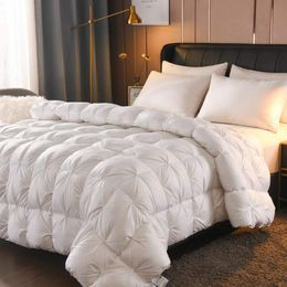Wholesale Selling Duvet Comforter HOTEL DOWN Quilt From European King--Top Grade Worldwide Hotel bedding 200&230CM 200&240cm 150&200cm 4 COLORS