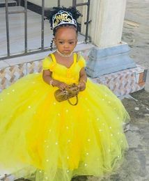 2021 Yellow Pearls Flower Girl Dresses Ball Gown Spaghetti Hand Made Flowers Lilttle Kids Birthday Pageant Weddding Gowns