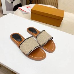 Wholesale Summer Designer women Flip flops Slipper Fashion Genuine Leather slides sandals Metal Chain Ladies Casual shoes