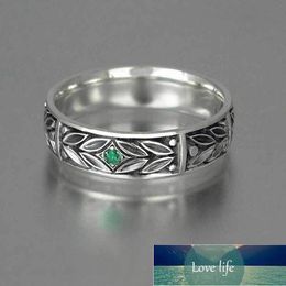 Huitan Unisex Ring Fahion Leaves Design With Tiny Green CZ Middle Group Gift For Girls&Boys Vintage Plain Ring Band Hot Selling