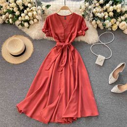 Women Fashion Summer V-neck Buckle Waist Slimming Retro A-line Dress Short Sleeve Solid Color Clothes Vestidos R982 210527