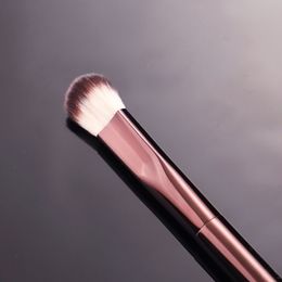 Makeup Brushes VANISH SEAMLESS New FINISH Concealer Brush Metal Handle Soft Bristles Angled Large Conceal Cosmetics Beauty Tool Q240507