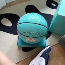 Spalding Merch basketball Balls Commemorative edition PU game girl size 7 with box Indoor outdoor Christmas Present Gift