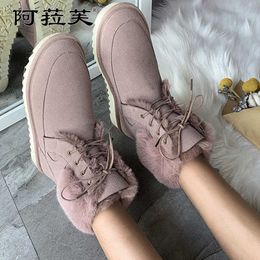 New Winter Warm Snow Boots 2022 Women's Platform Shoes Fur Suede Boots Chelsea Short Plush Fashion Designer Botas Woman Zapatos Y1018