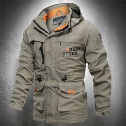 Spring Autumn Men Outdoor Jacket Waterproof Hiking Coat Outwear Windbreaker Lightweight Fashion With Pockets 211126