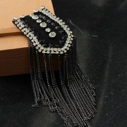 Pins, Brooches Punk Shoulder Pin With Chain Christmas Jewelry Wedding Men Suit Accessories Crystal Rhinestone Long Tassel Women Gift Luxury