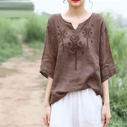 Arts Style Summer Women Tshirt Half Sleeve Loose V-neck Tops Vintage Embroidery Cotton Linen Tee Shirt Plus Size 4XL D347 210512