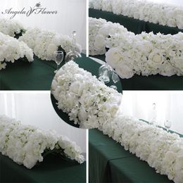 centerpieces de flores brancas para casamentos Desconto 60 / 55cm Fileira de flor artificial branca com plástico verde malha base casamento adereços decoração janela de evento mesa de mesa mesa decorativa f