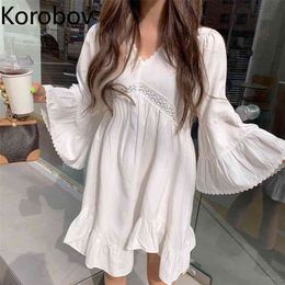 Korobov Korean Chic French Slim V-neck Lace Stitching Trumpet Sleeves Hem Lotus Leaf Doll Dress Female 210430